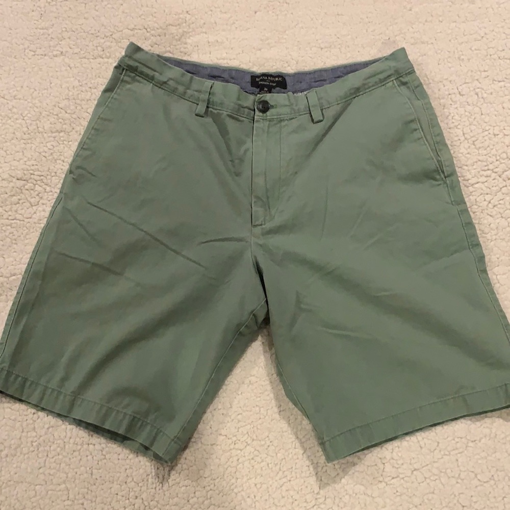 Green banana republic shorts
